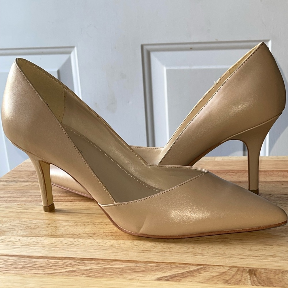 Tan beautiful short heeled pumped!  Marc Fisher = quality!